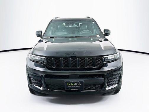 Diamond Black Crystal Pearlcoat 2023 Jeep Grand Cherokee L Altitude