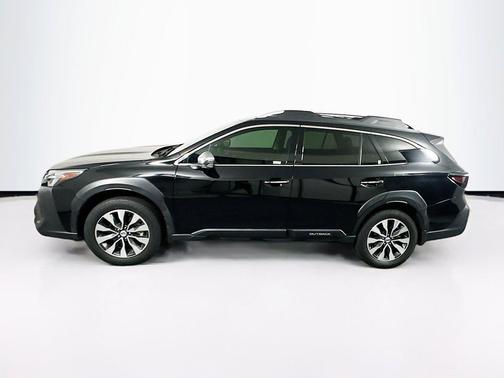 Crystal Black Silica 2023 Subaru Outback Touring XT