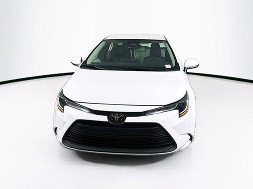 Ice Cap 2025 Toyota Corolla LE
