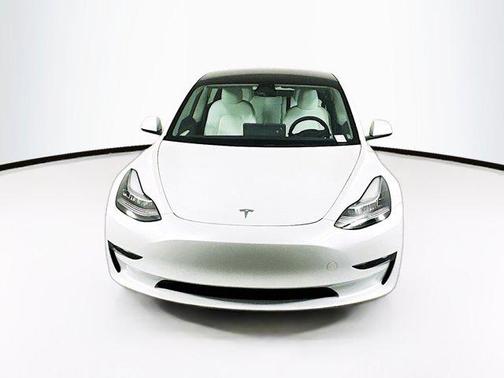 Pearl White Multi-Coat 2022 Tesla Model 3 Long Range