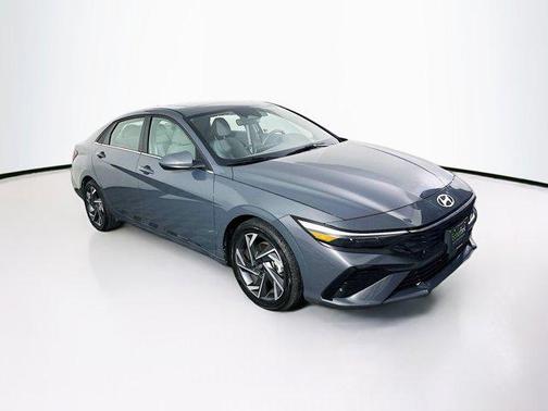 2025 Hyundai ELANTRA SEL