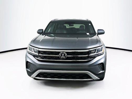 Platinum Gray Metallic 2023 Volkswagen Atlas Cross Sport 2.0T SE