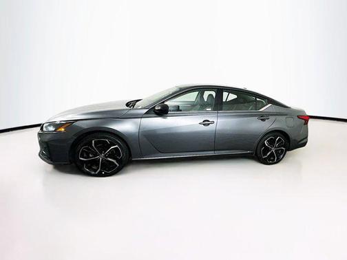 2023 Nissan Altima SR FWD