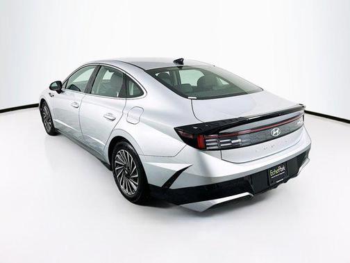 2025 Hyundai SONATA Hybrid SE