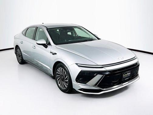 2025 Hyundai SONATA Hybrid SE