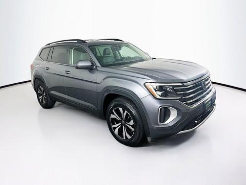 Platinum Gray Metallic 2025 Volkswagen Atlas 2.0T SE