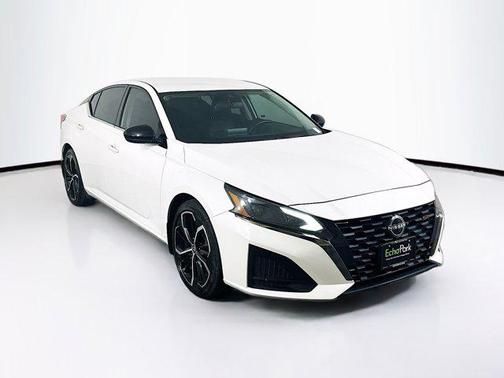 2023 Nissan Altima SR FWD