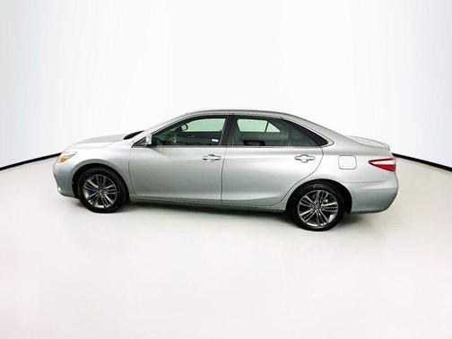 2016 Toyota Camry XLE