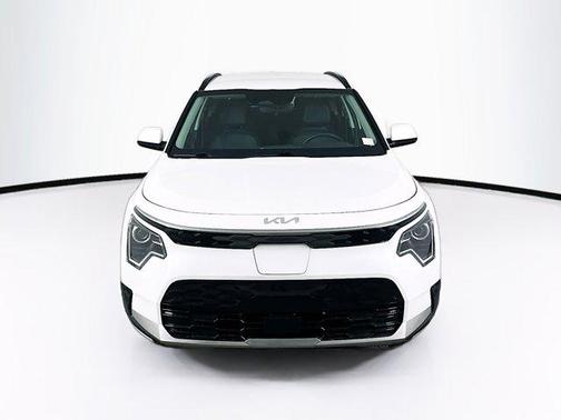 Snow White Pearl 2023 Kia Niro EV Wind