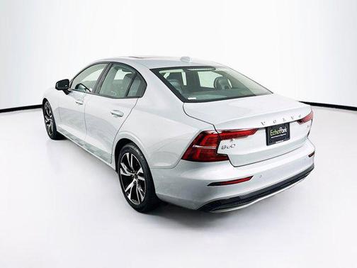 2024 Volvo S60 B5 Core Dark Theme