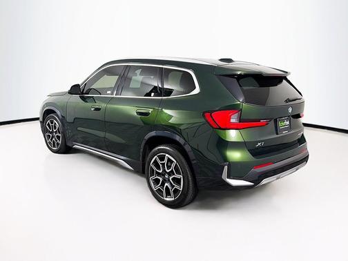 San Remo Green Metallic 2023 BMW X1 xDrive28i