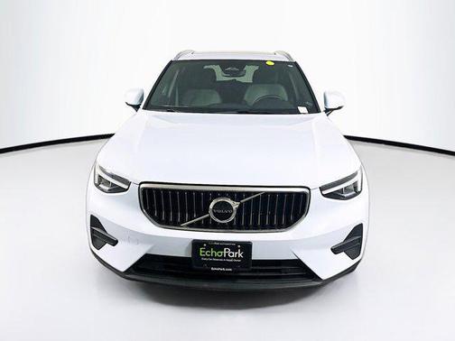 2024 Volvo XC40 B5 Core Bright Theme