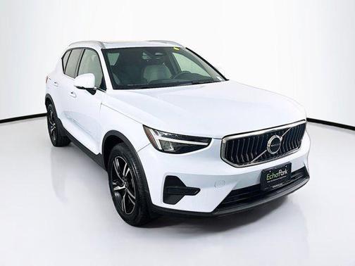2024 Volvo XC40 B5 Core Bright Theme