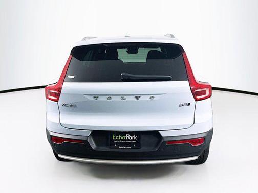 2024 Volvo XC40 B5 Core Bright Theme