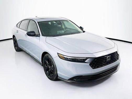Meteorite Gray Metallic 2025 Honda Accord SE