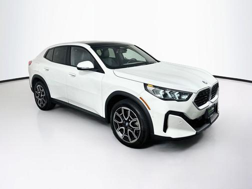 Alpine White 2026 BMW X2 xDrive28i