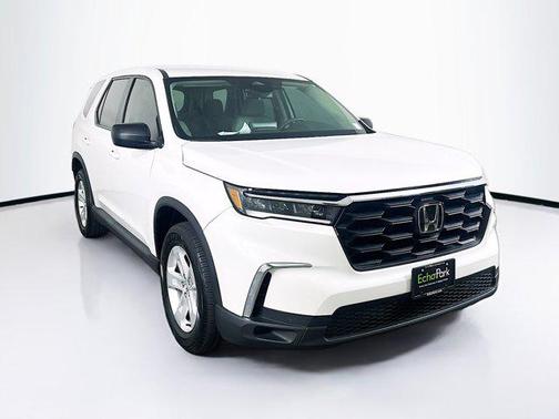 2023 Honda Pilot 2WD LX