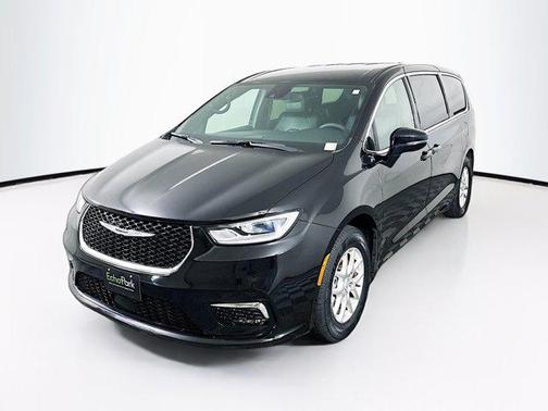 Diamond Black Crystal Pearlcoat 2025 Chrysler Pacifica L