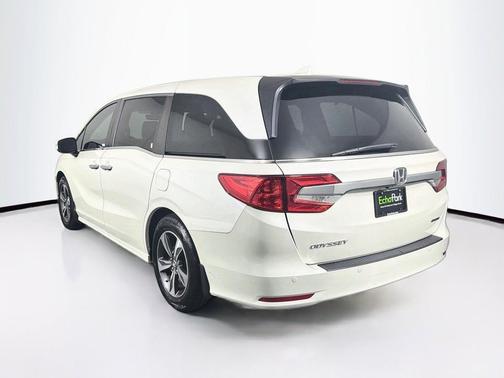 White 2019 Honda Odyssey Touring