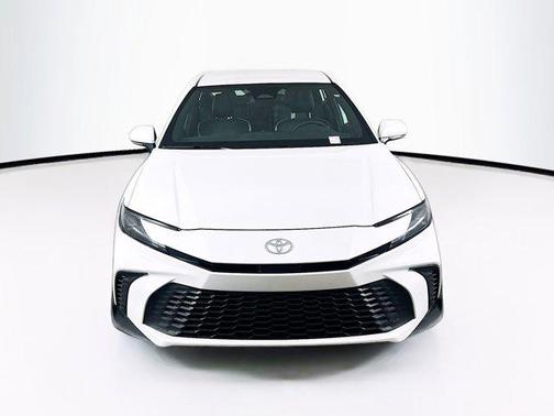 Ice Cap 2026 Toyota Camry SE