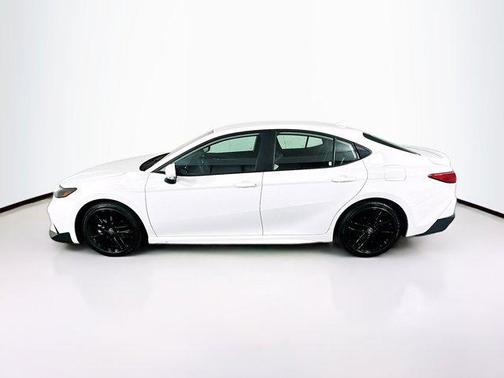 Ice Cap 2026 Toyota Camry SE