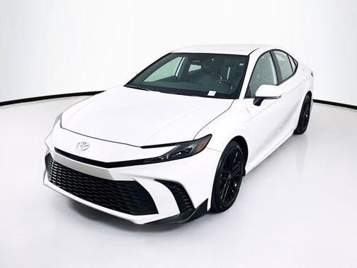 Ice Cap 2026 Toyota Camry SE