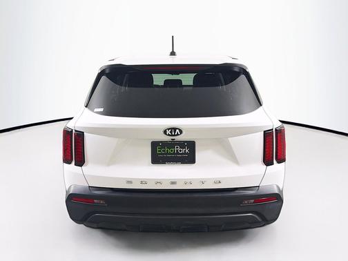 Glacial White Pearl 2021 Kia Sorento LX