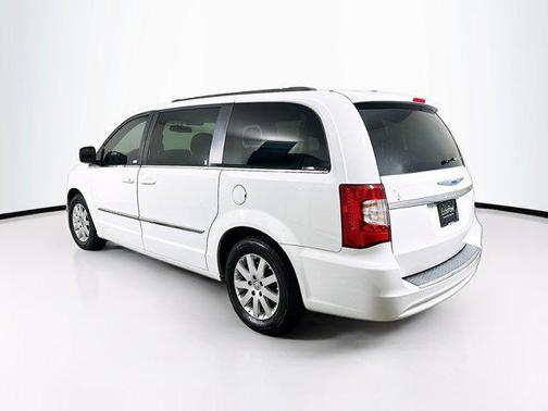 Bright White Clearcoat 2015 Chrysler Town & Country Touring
