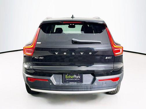 2023 Volvo XC40 B5 Plus Bright Theme