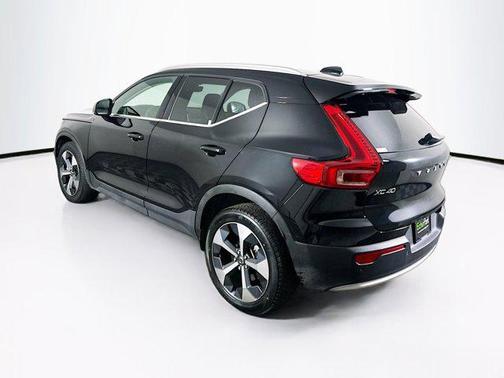 2023 Volvo XC40 B5 Plus Bright Theme