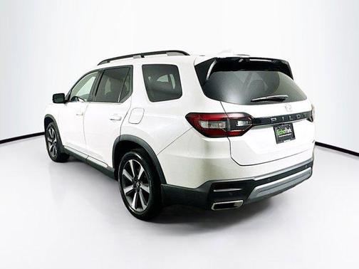 2023 Honda Pilot Touring 8-Passenger