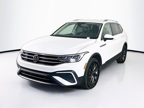 Pure White 2024 Volkswagen Tiguan 2.0T SE