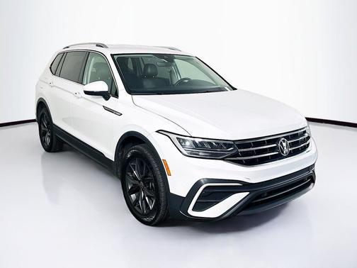 Pure White 2024 Volkswagen Tiguan 2.0T SE