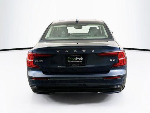 2024 Volvo S60 B5 Plus Dark Theme