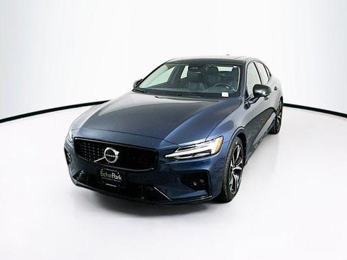 2024 Volvo S60 B5 Plus Dark Theme