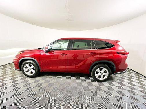 2022 Toyota Highlander LE