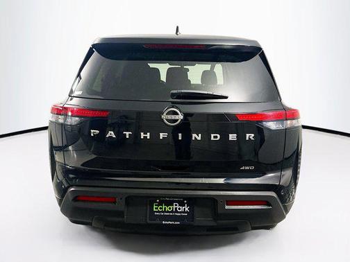 2023 Nissan Pathfinder S 4WD