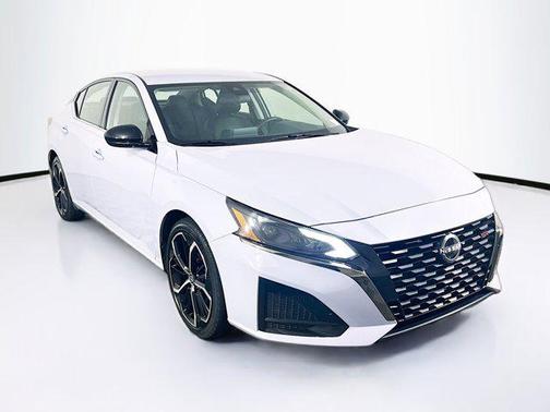 2024 Nissan Altima SR FWD