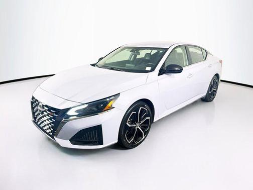 2024 Nissan Altima SR FWD