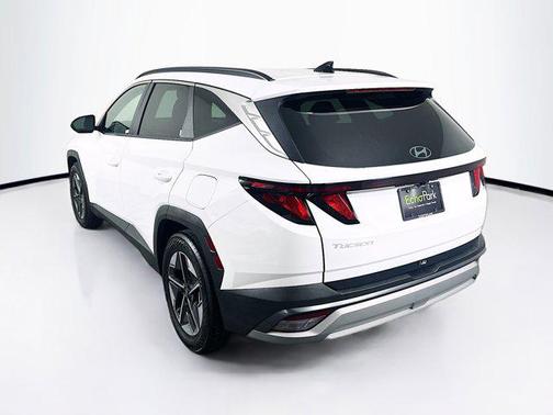 Serenity White Pearl 2025 Hyundai TUCSON SEL