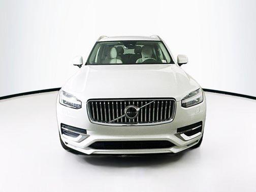 2024 Volvo XC90 B6 Plus Bright Theme 6-Seater