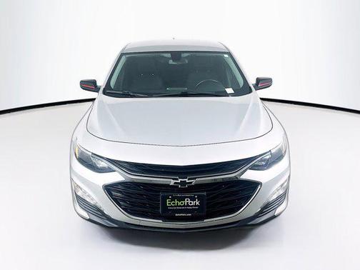 Silver Ice Metallic 2021 Chevrolet Malibu FWD LT
