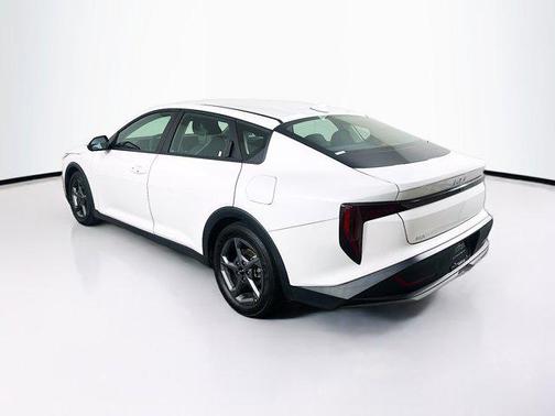 Snow White Pearl 2025 Kia K4 LXS