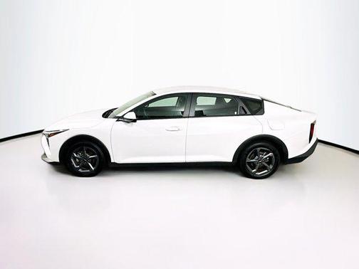 Snow White Pearl 2025 Kia K4 LXS