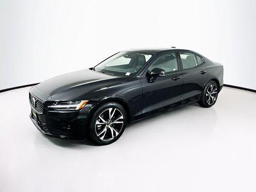 2024 Volvo S60 B5 Core Dark Theme