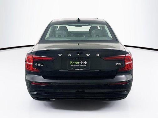 2024 Volvo S60 B5 Core Dark Theme
