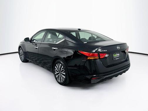 Super Black 2025 Nissan Altima SV FWD