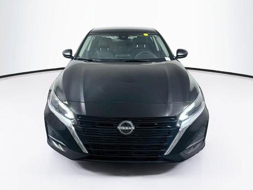 Super Black 2025 Nissan Altima SV FWD