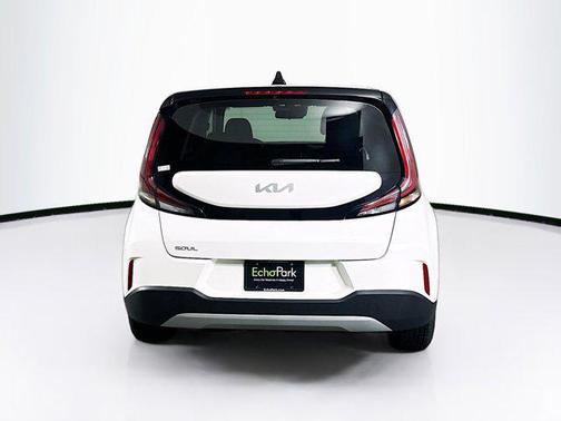 Snow White Pearl 2025 Kia Soul LX