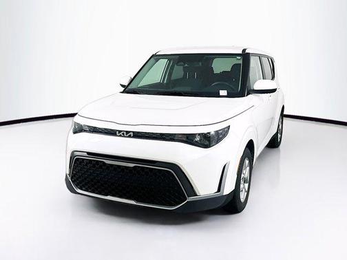 Snow White Pearl 2025 Kia Soul LX